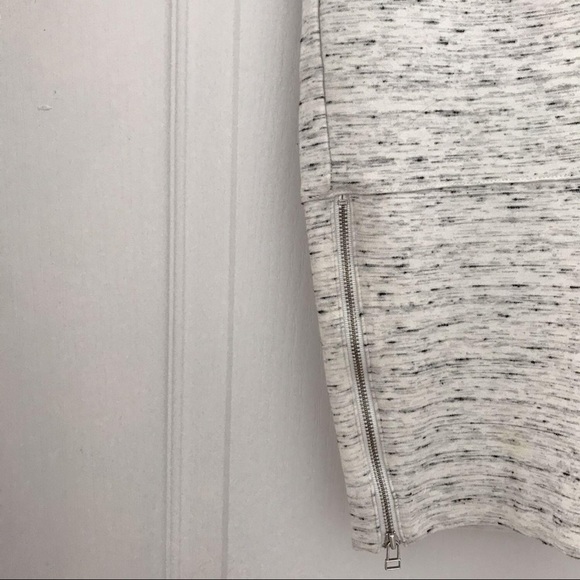 WILFRED by ARITZIA | High Rise Pencil Skirt - Picture 4 of 4